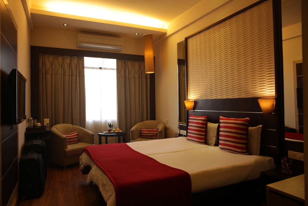 HOTEL SURYA ROYAL 9/41