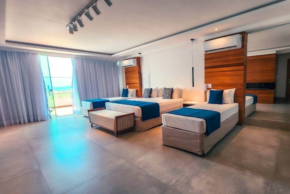 MASTER, PREMIUM, LUXURY, OCEAN FRONT, HYDROMASSAGE