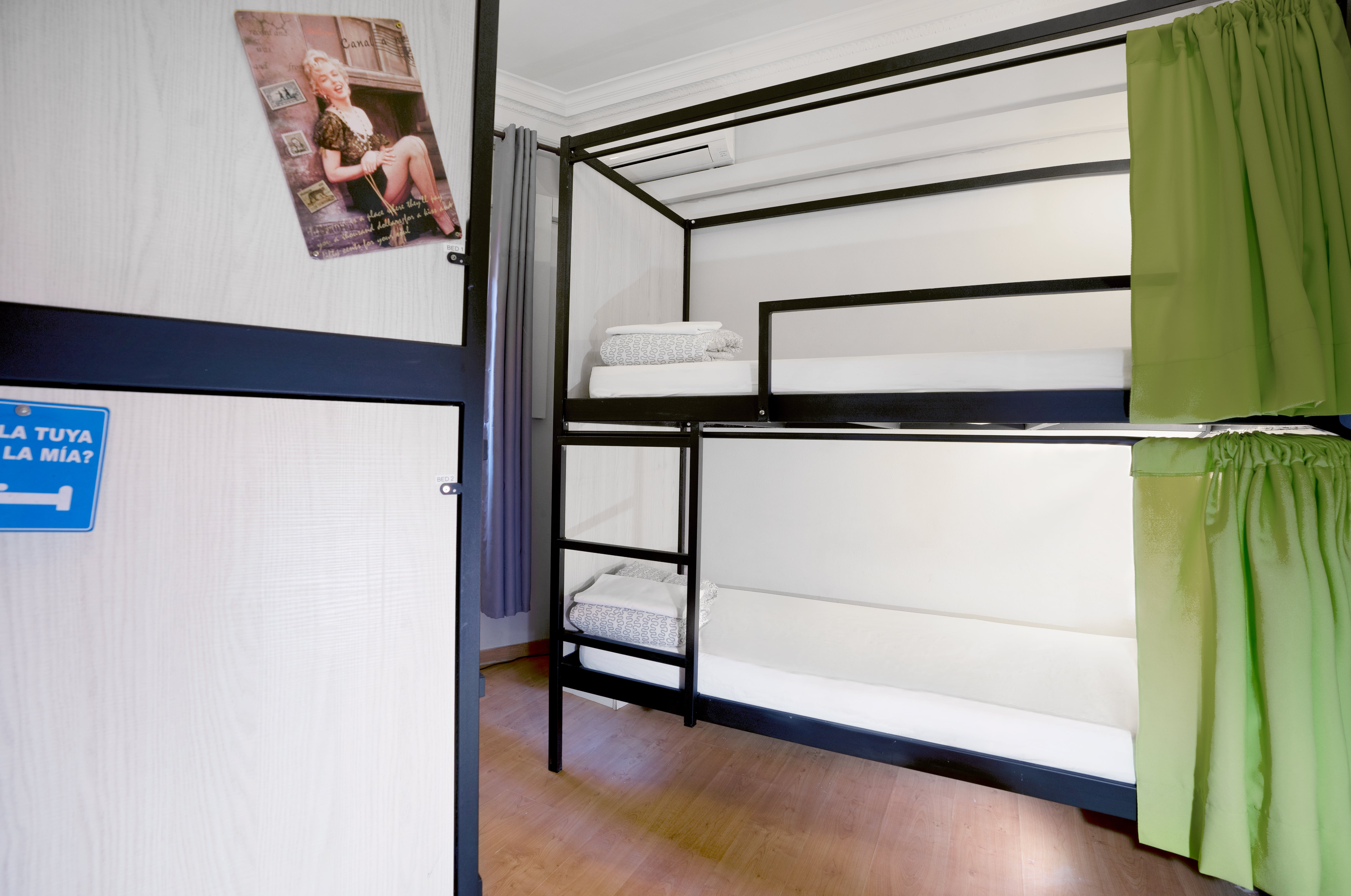 Wow Hostel Barcelona 3/28