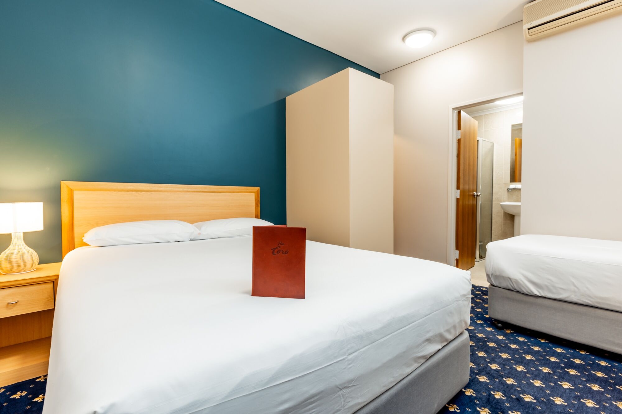 ROOM, TRIPLE