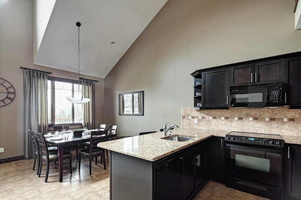 Bighorn Meadows Resort 52/68