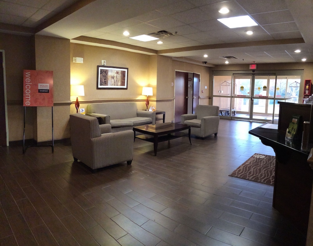 Comfort Inn & Suites Christiansburg I-81 27/36