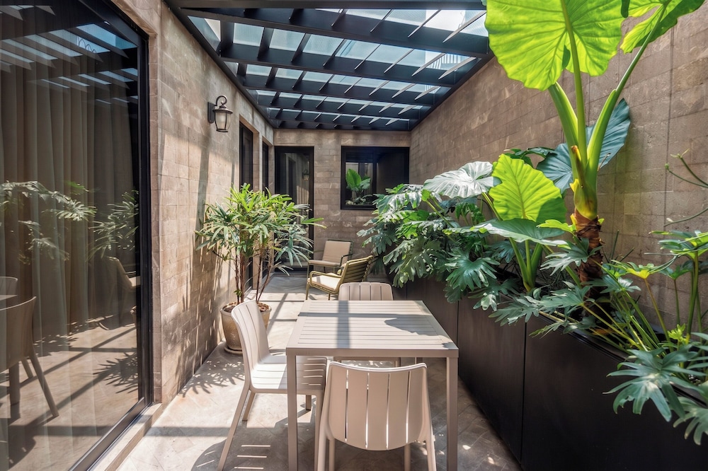 Frida Boutique Stays by Viadora 39/43