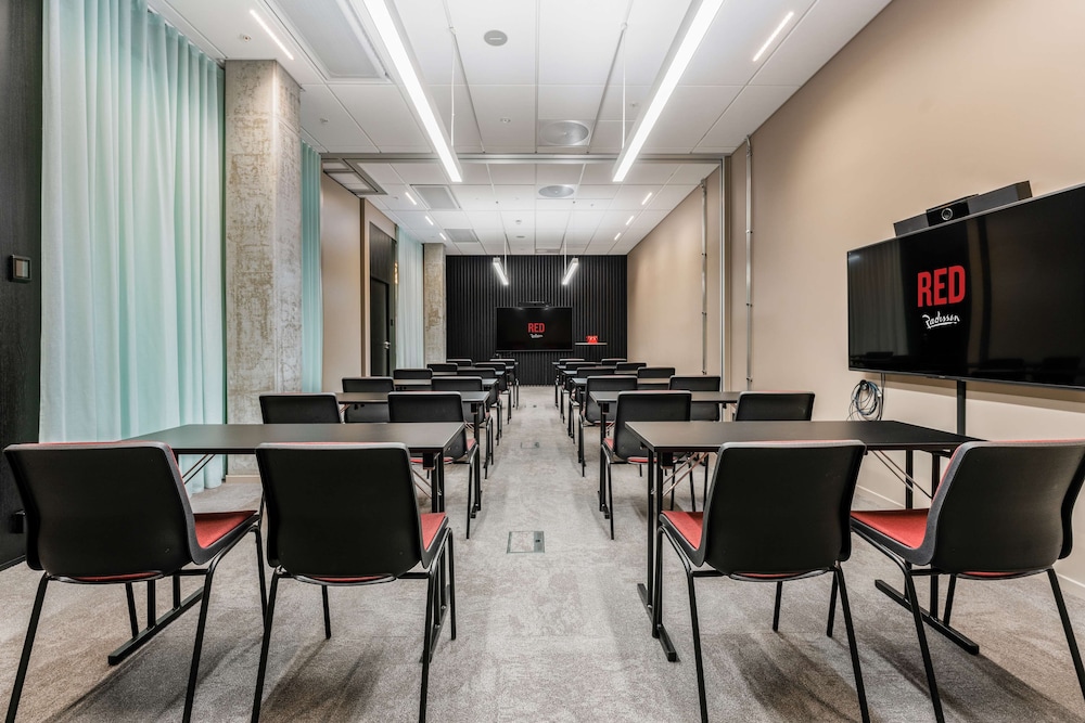 Radisson RED Oslo Okern 44/50
