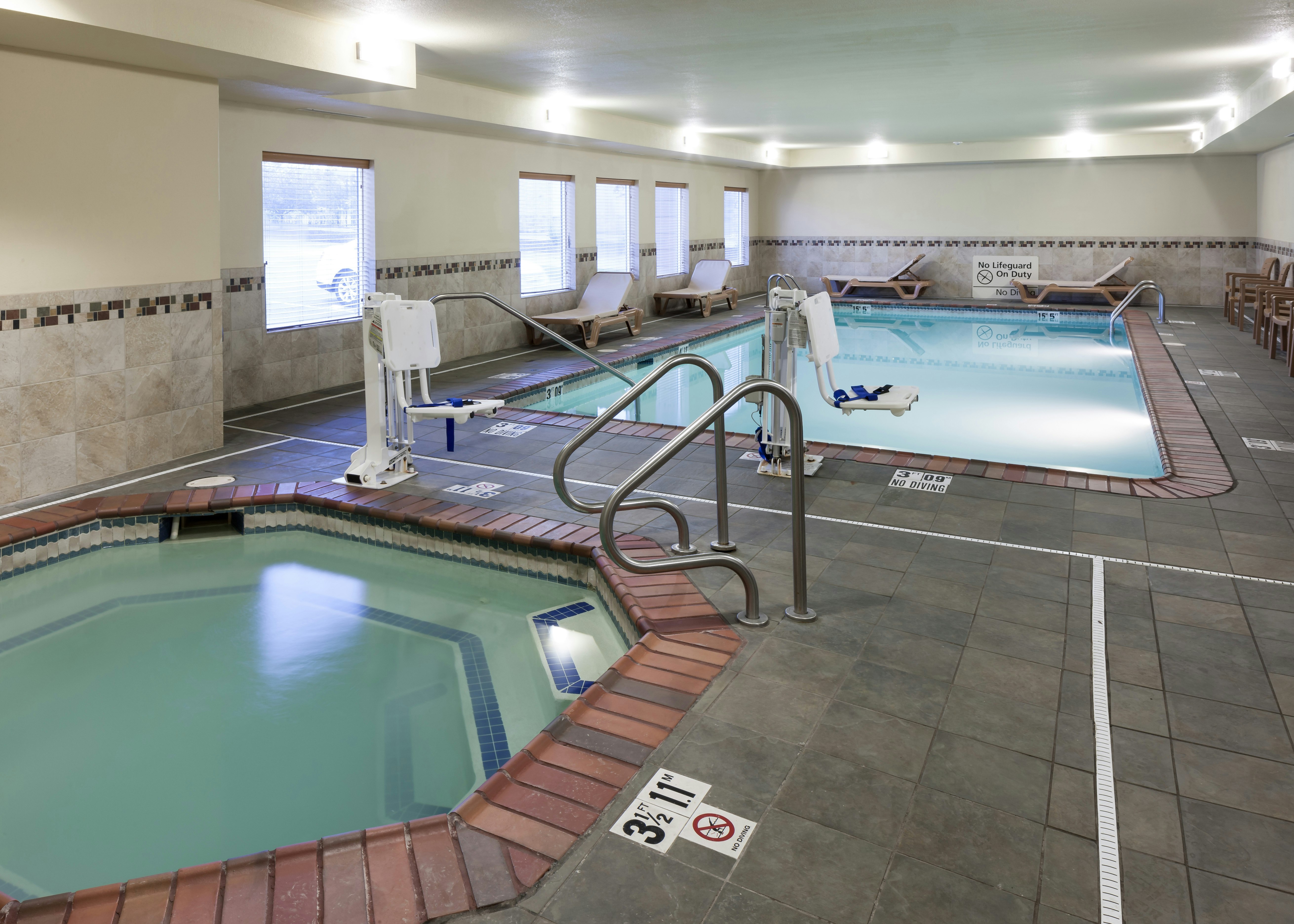 Hampton Inn Suites Davenport 20/41