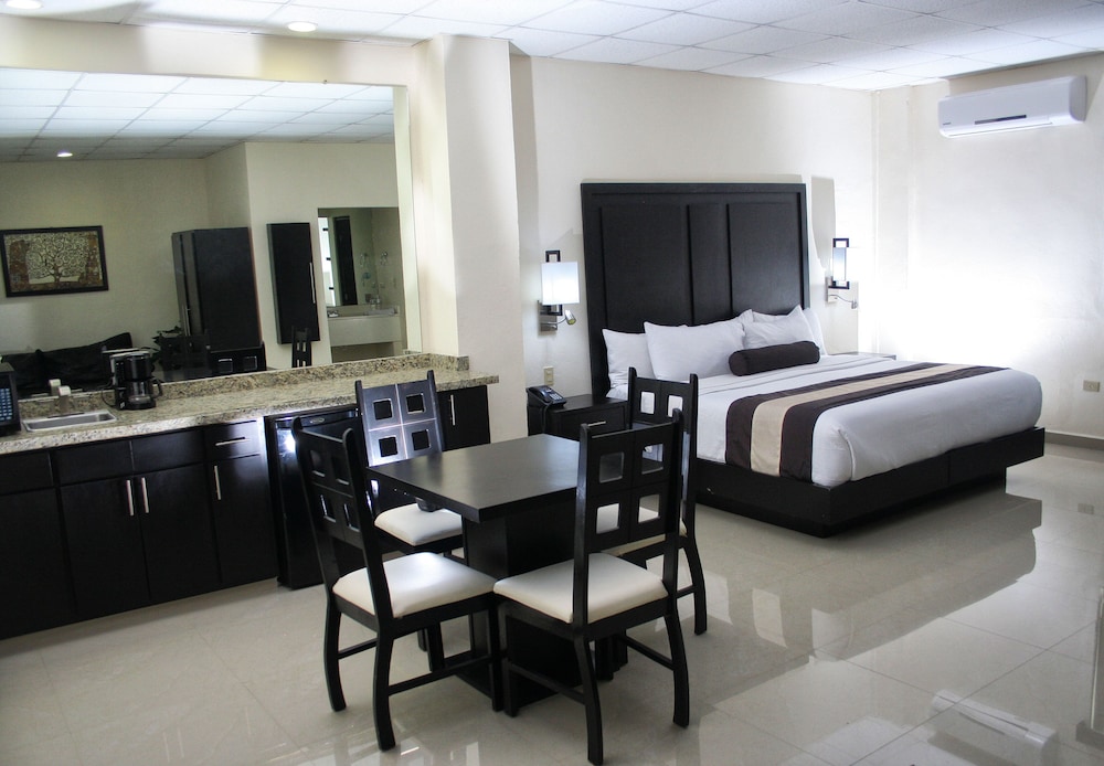 Hotel El Camino Inn and Suites 35/50