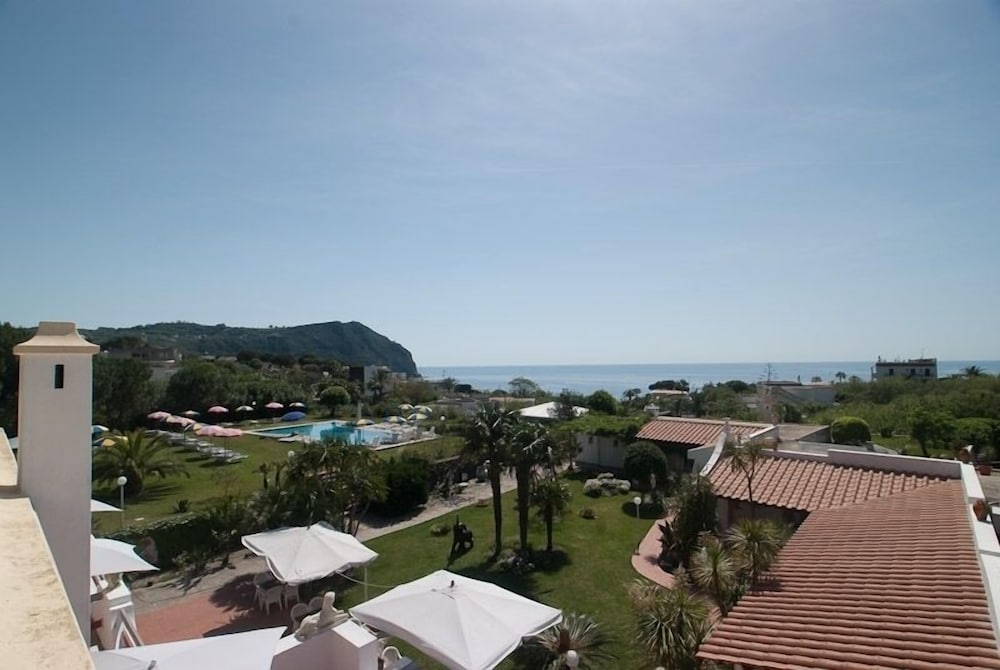 Hotel Belsole Ischia 47/50