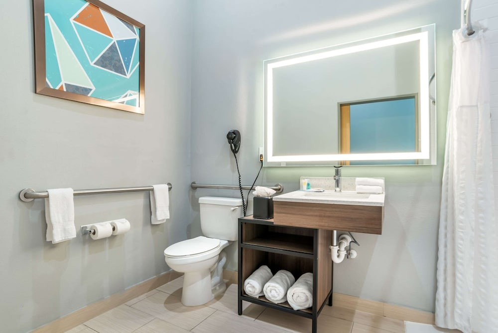غرفة بسريرين كوين لذوي الإعاقة، Comfort Inn Miramar Beach-Destin 2/2