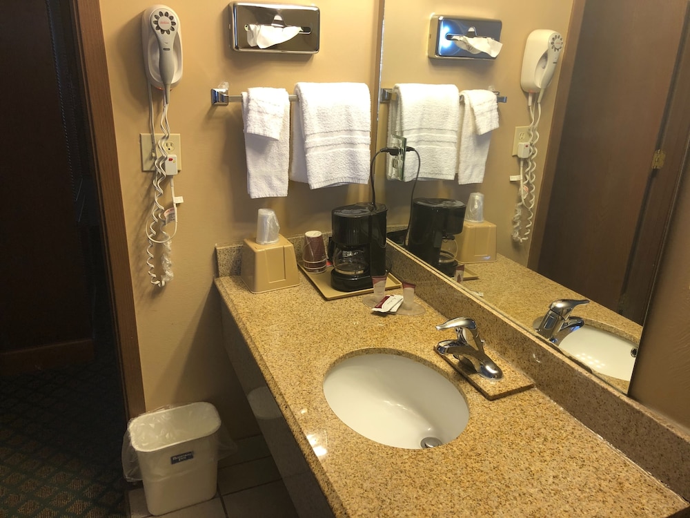 Rodeway Inn And Suites Riverton 20/23