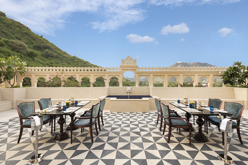 Aurika Udaipur - Luxury by Lemon Tree Hotels 47/50