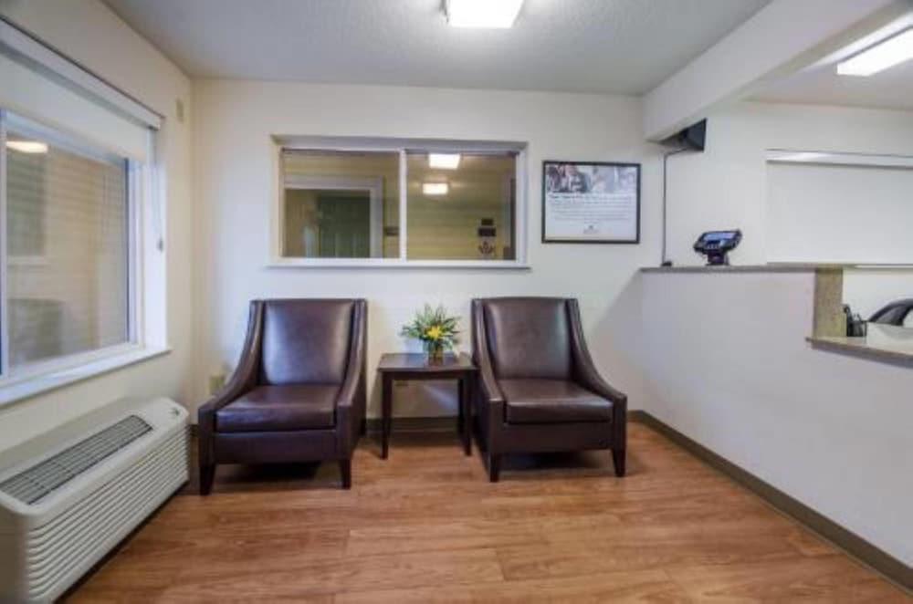 Suburban Studios Winston Salem-University Parkway 23/30