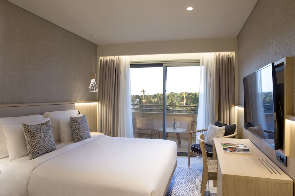 DELUXE, DOUBLE BED, SEA VIEW