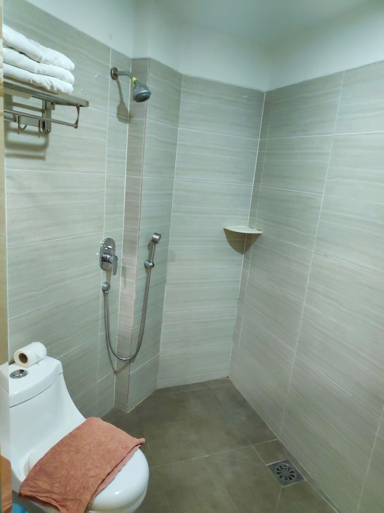 SH Hotel Kota Damansara 47/50