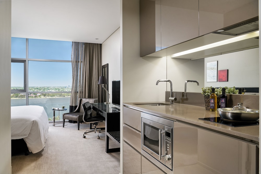 FRASER SUITES PERTH 58/67