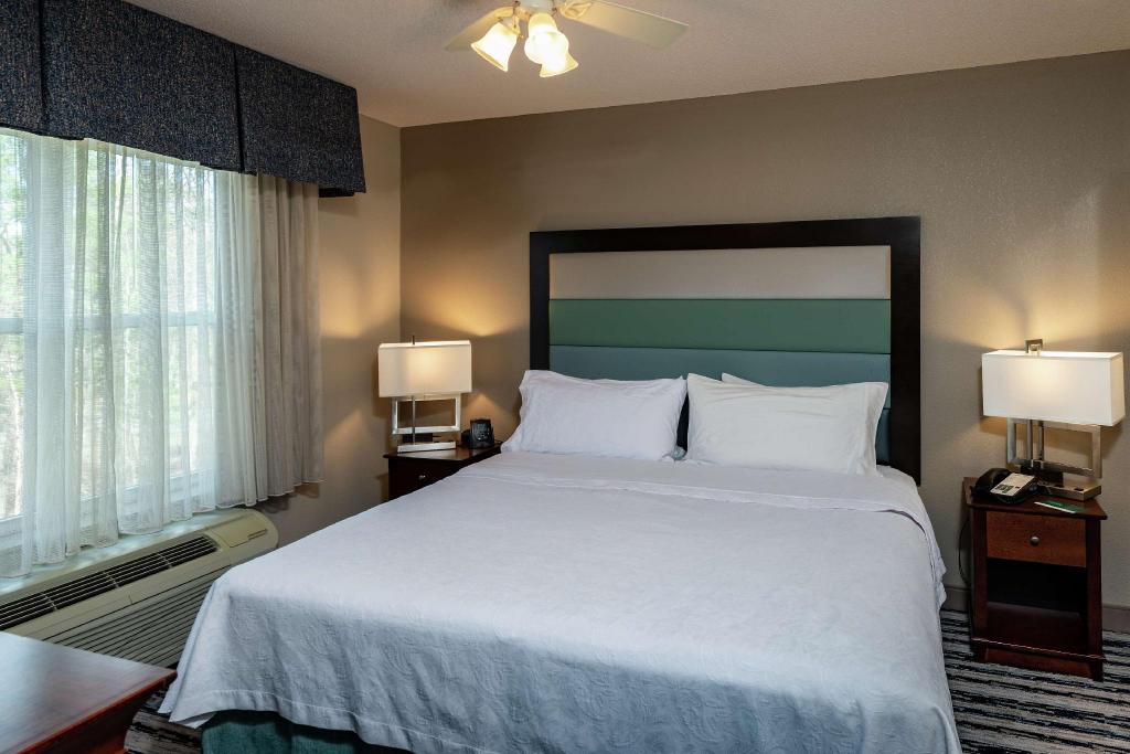 Suite, 1 King or 2 Queen Beds