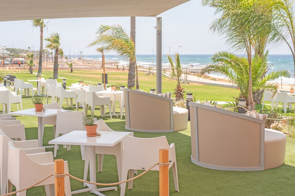 Piere Anne Beach Hotel 29/47