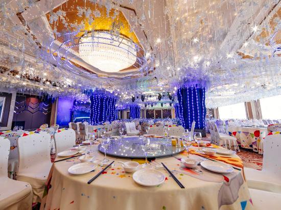 Galactic Garden International Hotel 29/32