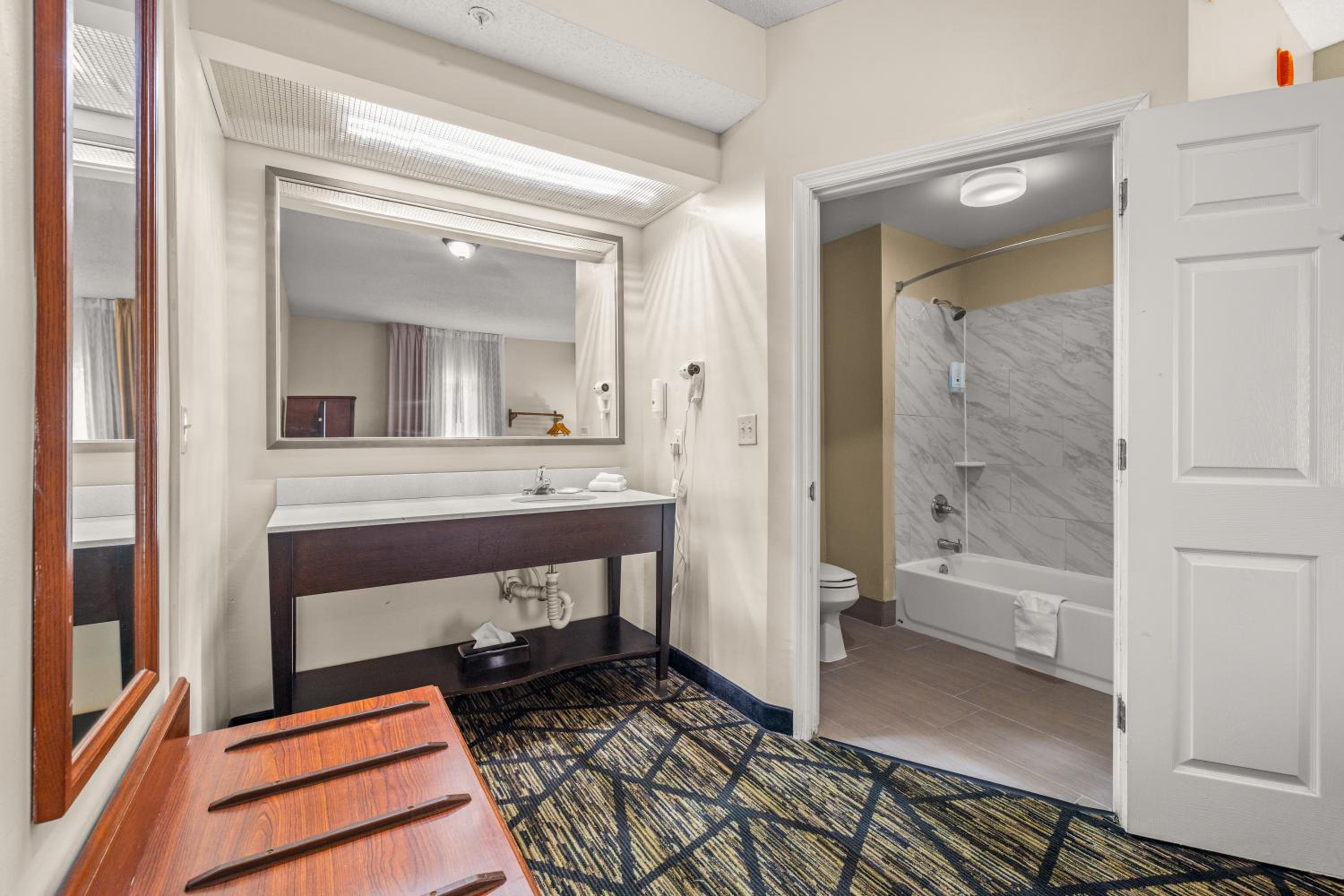 Upgrade, Suite, King Bed, Accessible