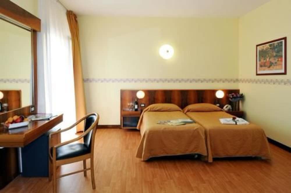 Park Hotel Jolanda 20/61