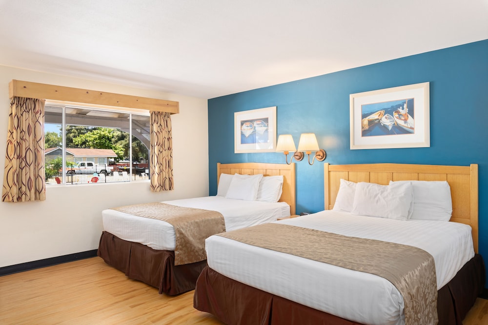Skylark Shores Resort 12/50