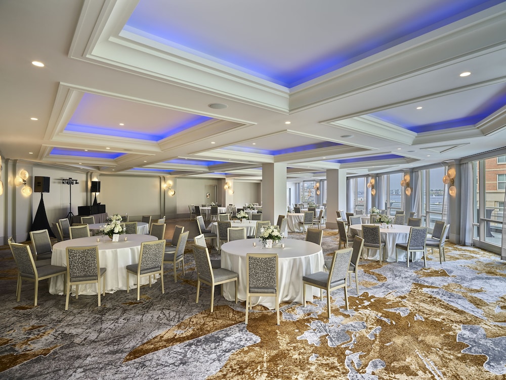Battery Wharf Hotel Boston Waterfront 46/68