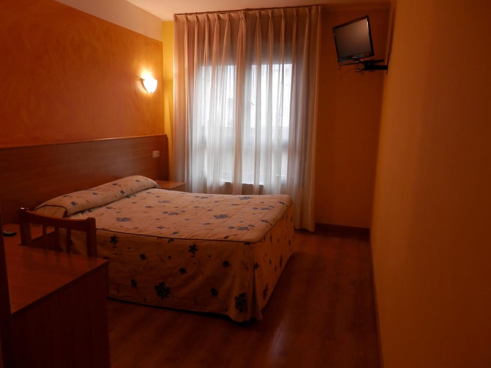 Doña María Hotel 8/25