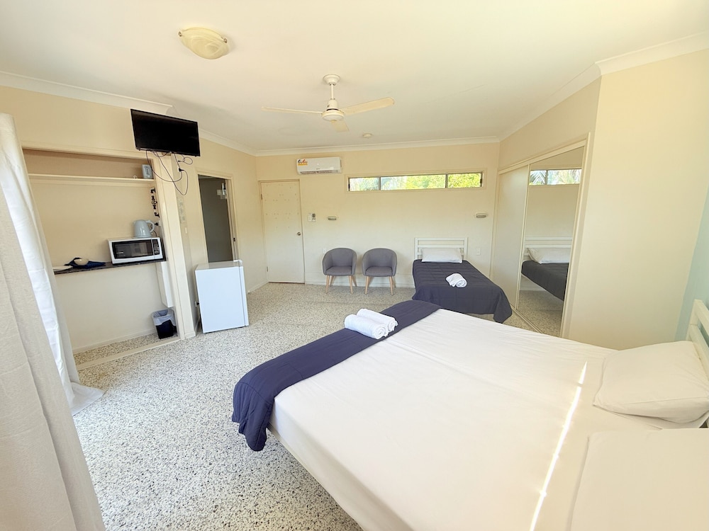 Emu Park Beach Resort 13/63