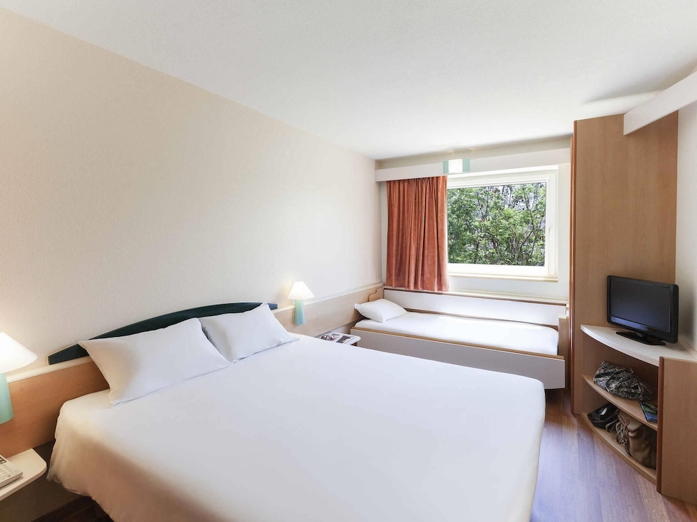 Room, Multiple Beds