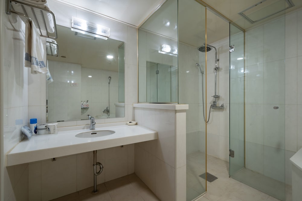 Suwon Symphony Tourist Hotel 48/52