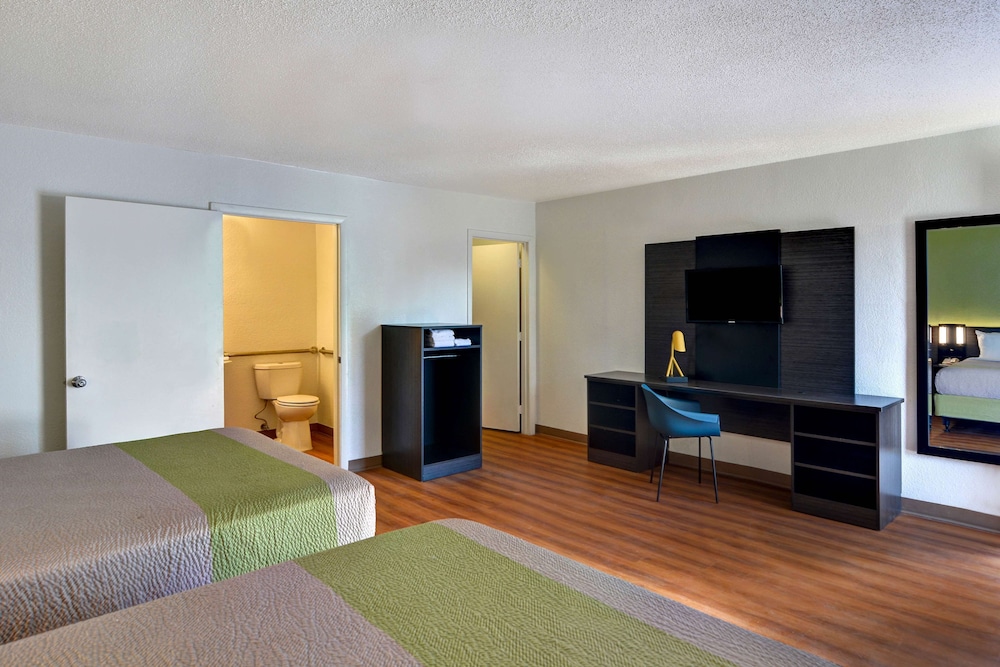 Motel6 Cocoa Beach, FL 34/61