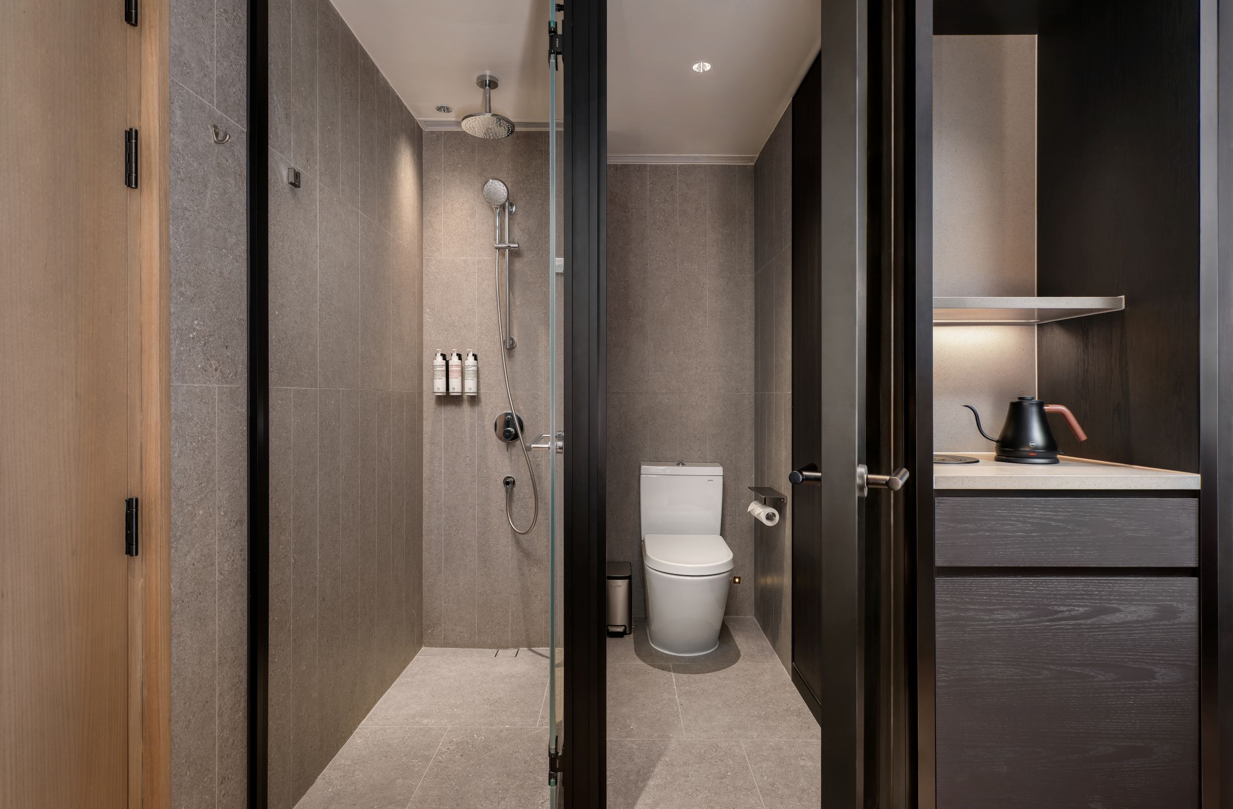 غرفة بسرير مزدوج بإطلالة على الجبل، JEN Hong Kong by Shangri-La 2/3
