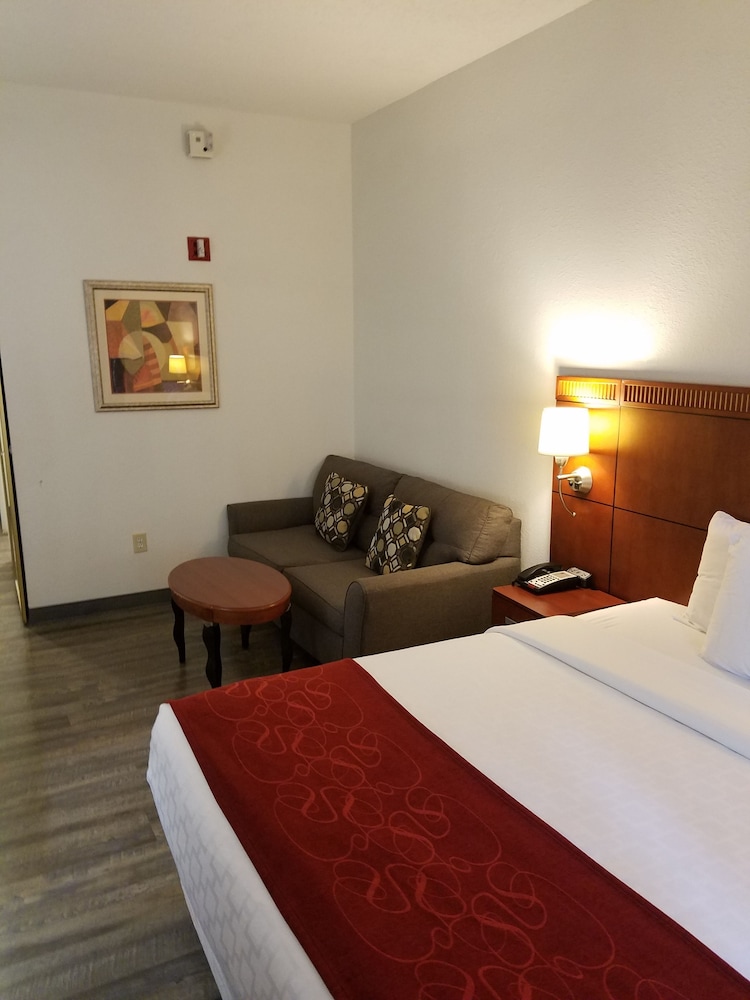 Spark by Hilton Duluth 14/43