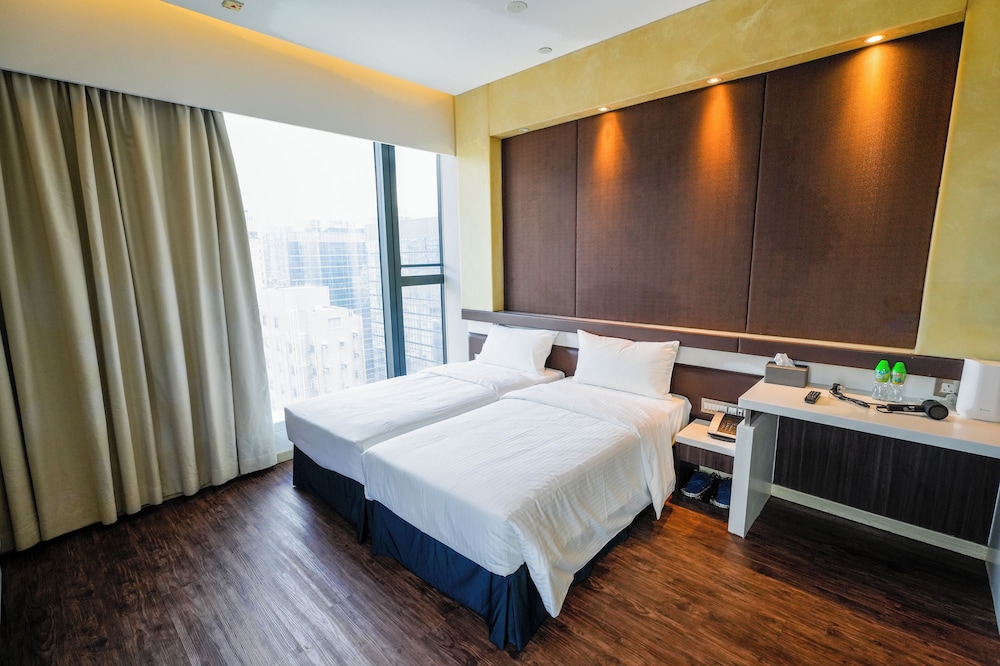 Epoch Hotel 9/34