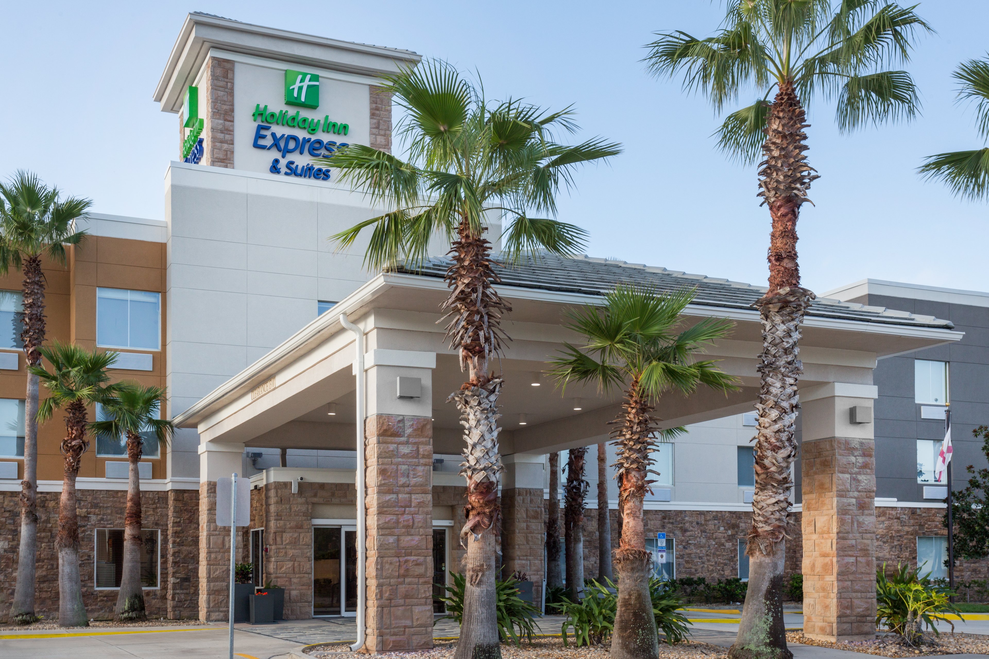 HOLIDAY INN EXPRESS & SUITES FLEMING ISLAND 6/38