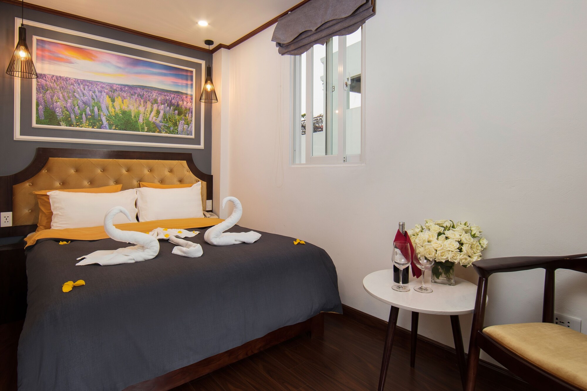DELUXE, DOUBLE BED