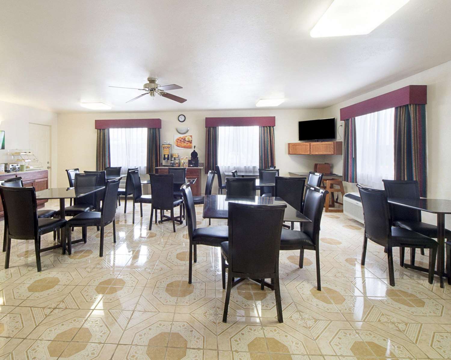 Quality Inn Del Rio 7/11