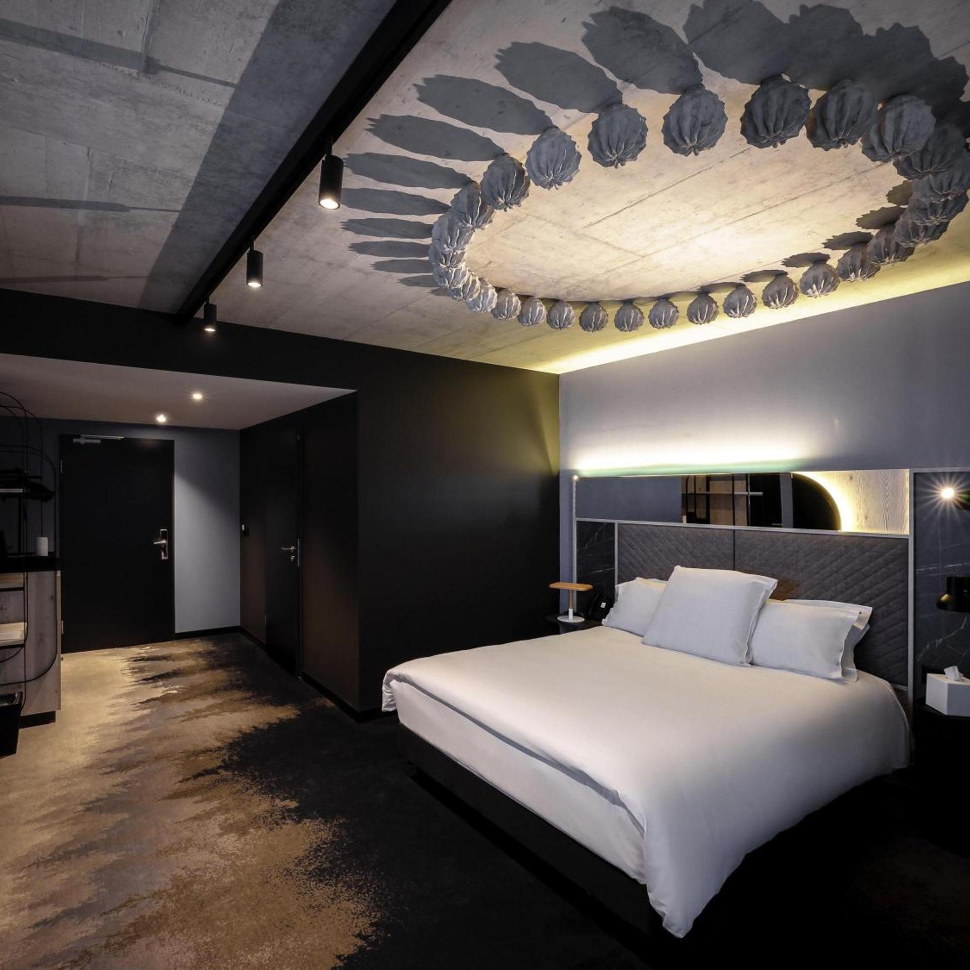 غرفة كلاسيكية سوبيريور بسرير كوين مع أريكة، Mercure Hotel Delemont 9/10