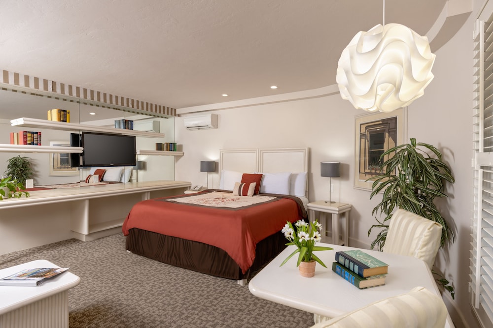 Cardiff by the Sea Lodge 12/56