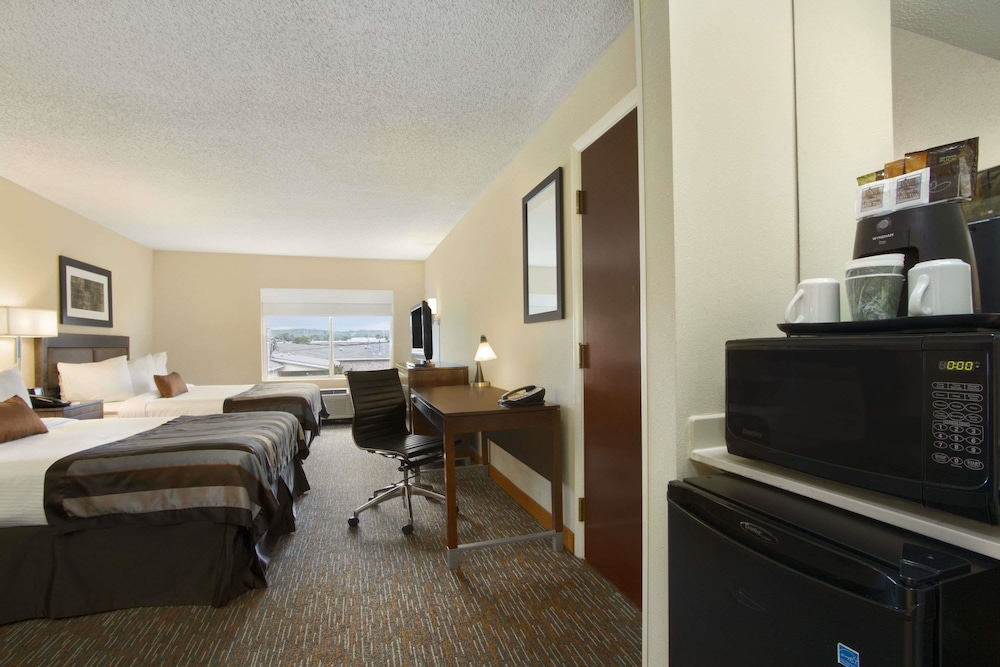 Wingate by Wyndham Chattanooga 13/32