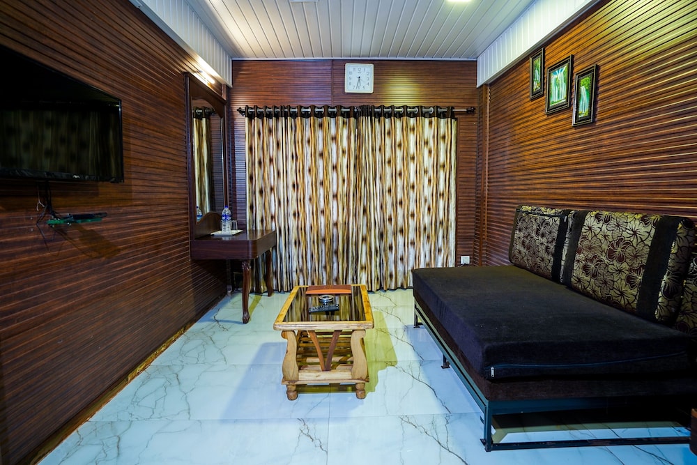 HOTEL KUMAR PLAZA 24/50