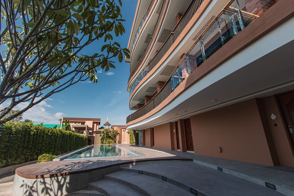 Rachabhura Hotel 44/50
