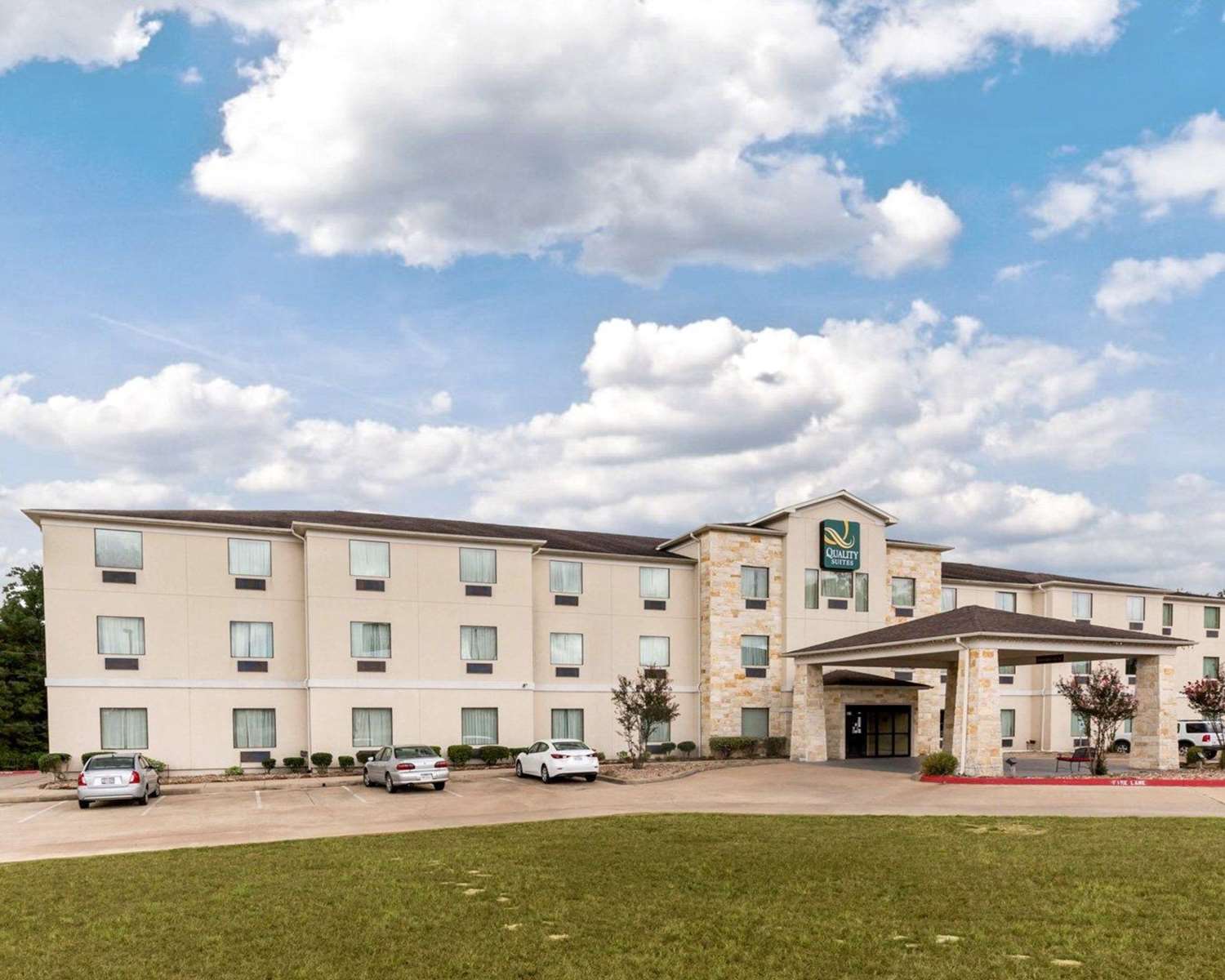 Quality Suites Huntsville Near University 1/24