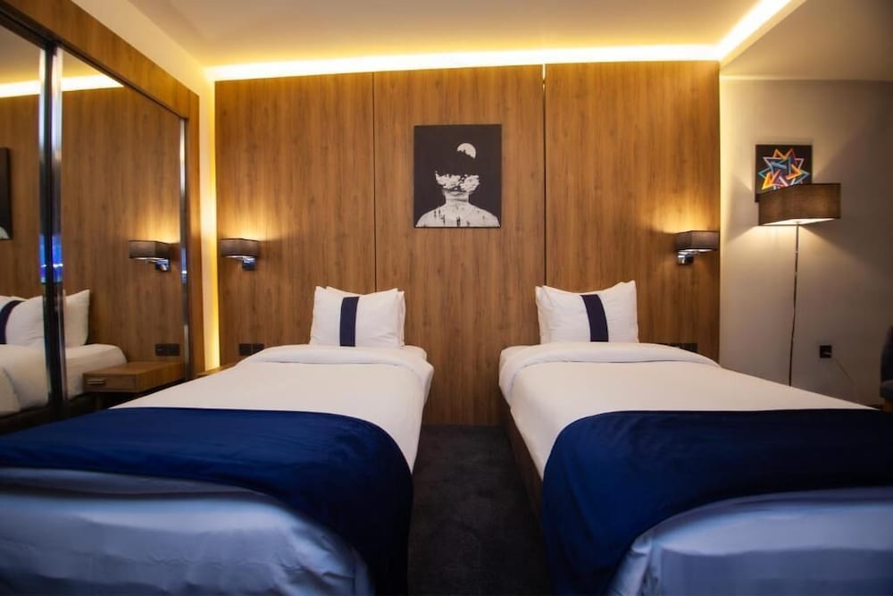 Monarch Hotel Amman 8/33
