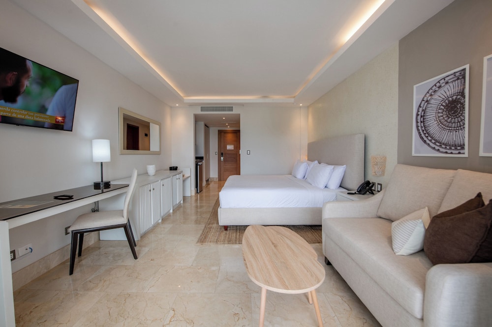 Junior Suite, Studio, King Bed, Ocean View