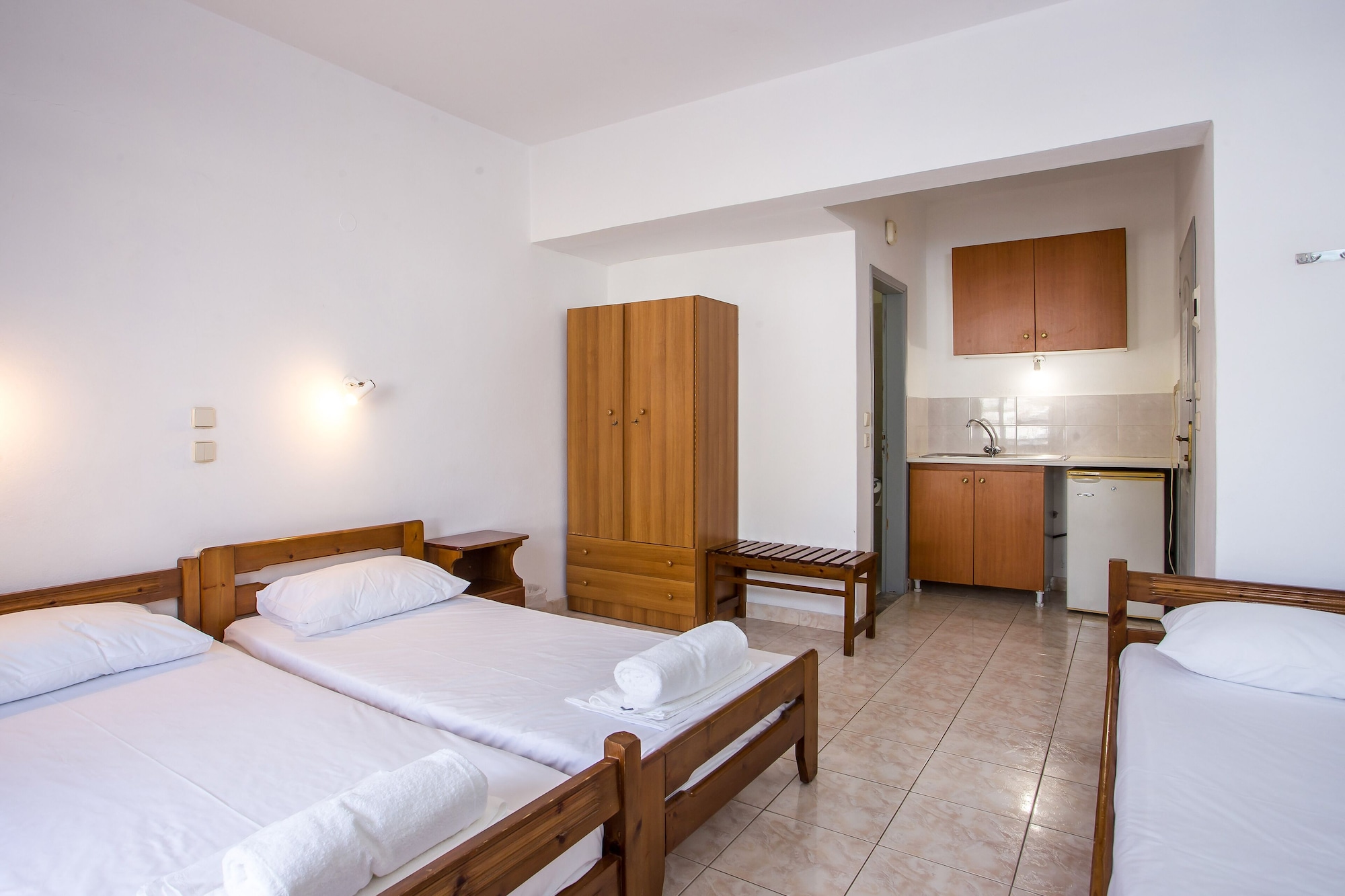 ROOM, TRIPLE