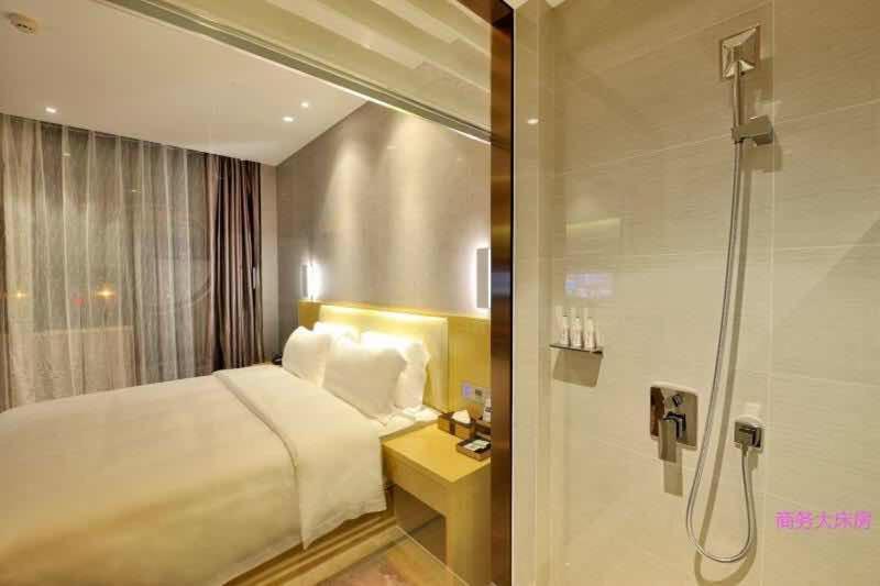 Lavande Hotels (Shanghai Jiading Xincheng Stadium) 92/93