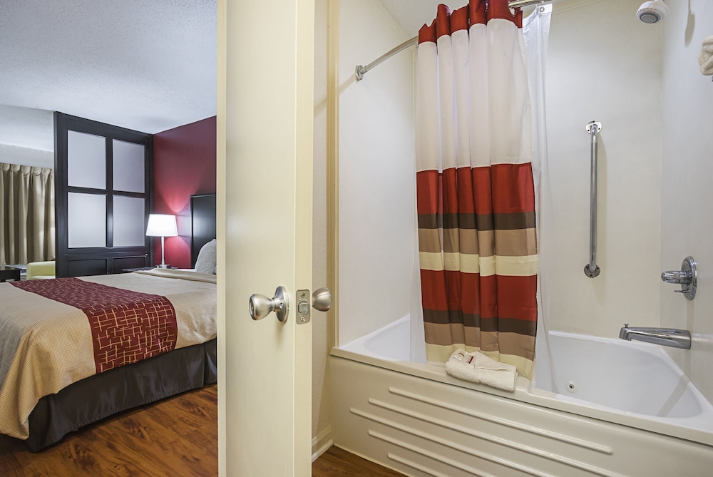Red Roof Inn And Suites Scottsboro 20/42