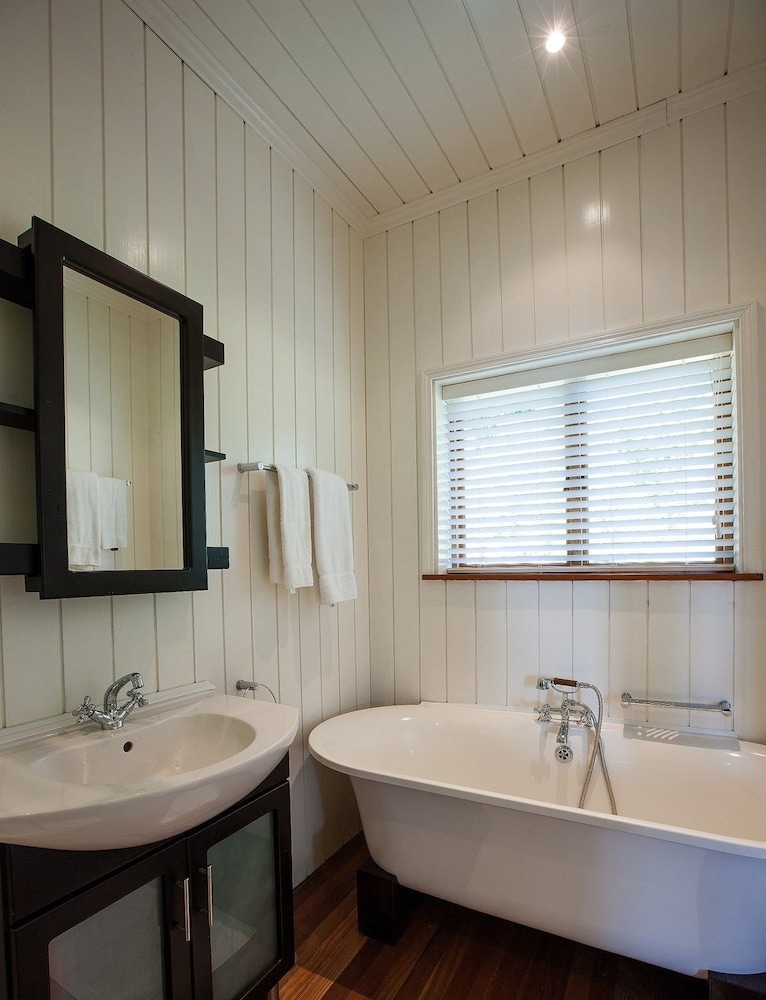 South Point Villas 48/50