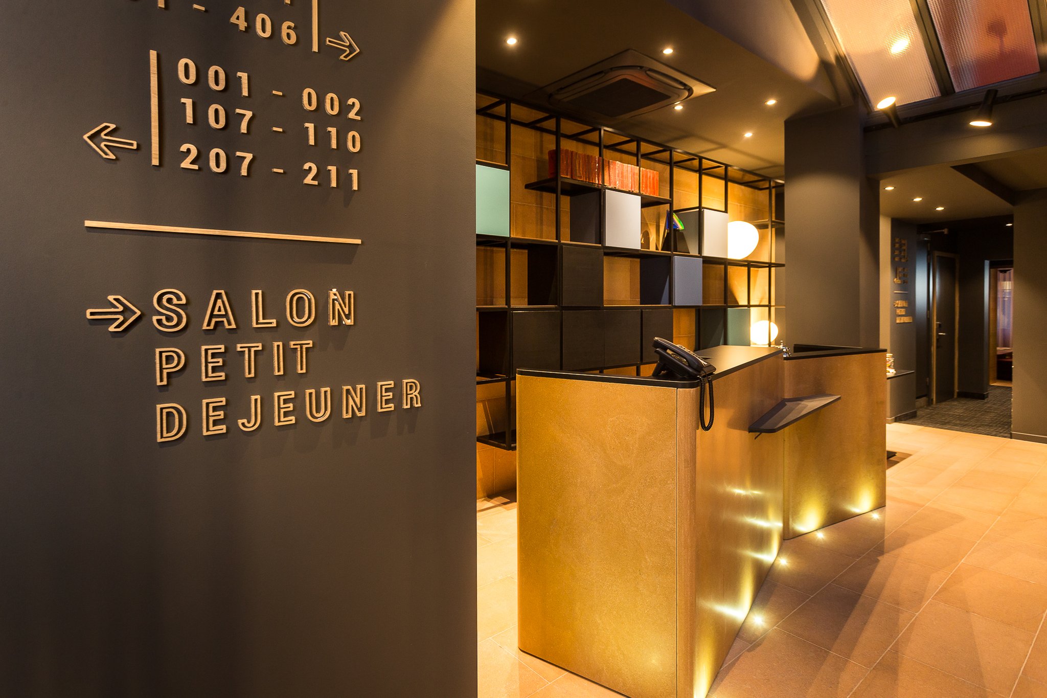 Hotel Du Dragon 8/36