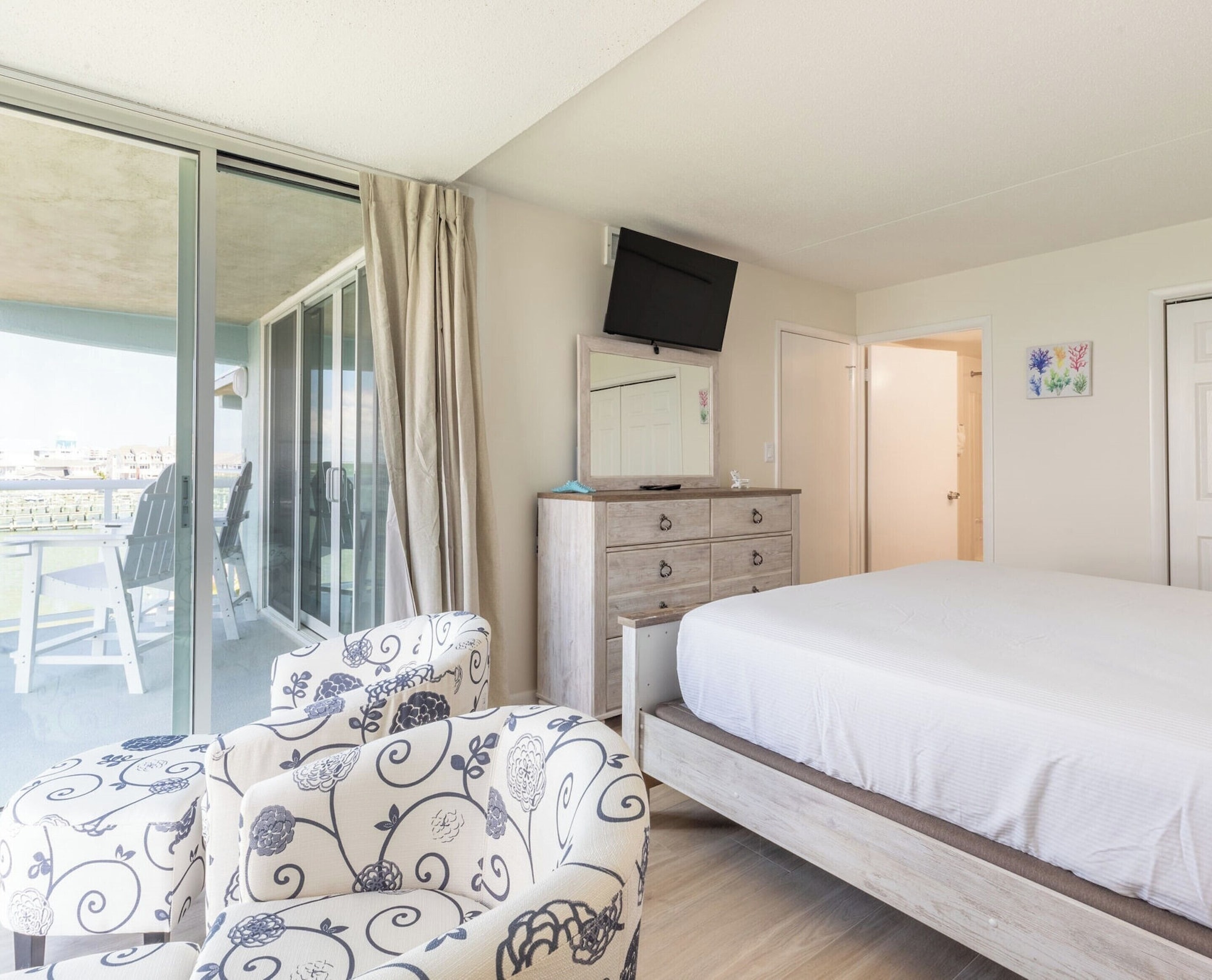 2 BEDROOMS, CONDO, PREMIUM, BAY VIEW, BALCONY